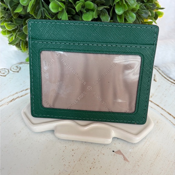 Michael Kors bundle (2) Green leather Cardholder  and gold hinge bracelet - Picture 3 of 11